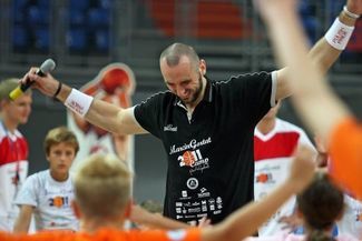 W niedzielę w hali Globus Marcin Gortat przeprowadzi treningi z dziećmi (ARCHIWUM)