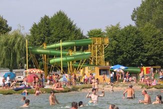 Wchodząc do wody nie mozna zostawiać wartościowych przedmiotów na plaży (Jacek Barczyński)