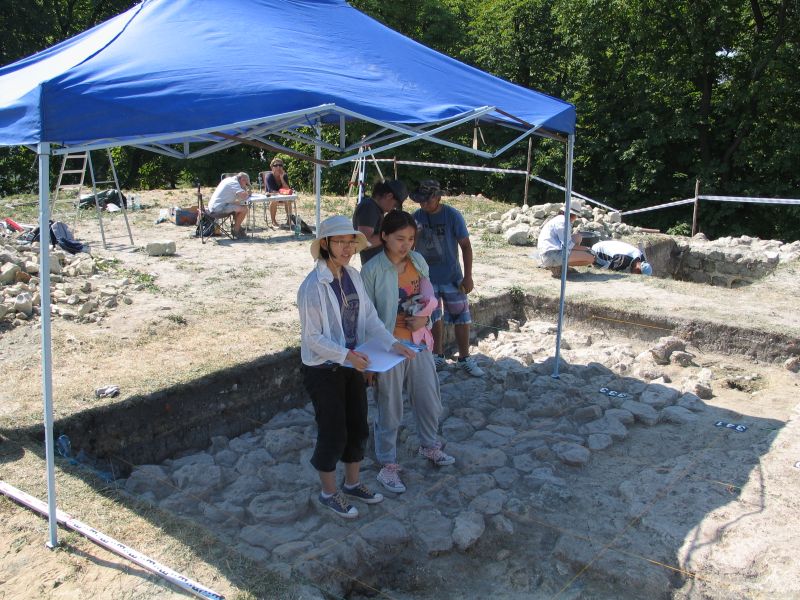 Wśród archeologów są także studenci Uniwersytetu Warszawskiego, a wśród nich dwie Chinki. W ubiegłym