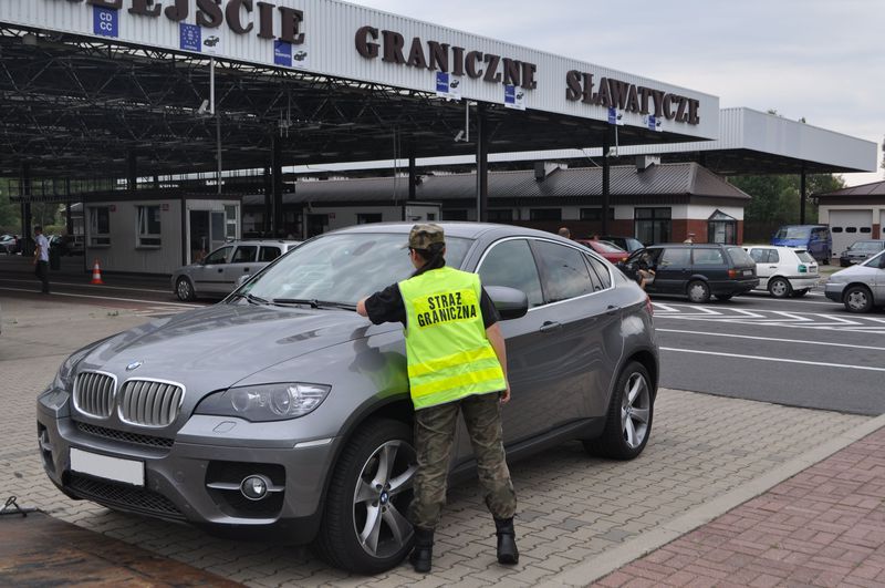 BMW X6 miało pojechać do Rosji. Trwa ustalanie, gdzie zostało skradzione<br />
 (SG)