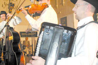 Krakowski zespół "Kroke” już dwa razy czarował włodawską publiczność swoją 
muzyką. Tym razem wyst