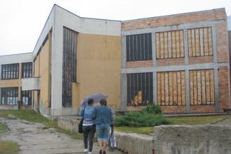 Od lat nad budową biblioteki wisiała przysłowiowa klątwa. W latach 80. miała być pomnikiem 40-lecia 