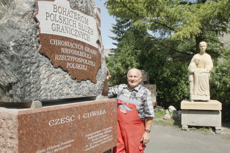 Pomnik wykonał Witold Marcewicz z Bełżyc (Maciej Kaczanowski)