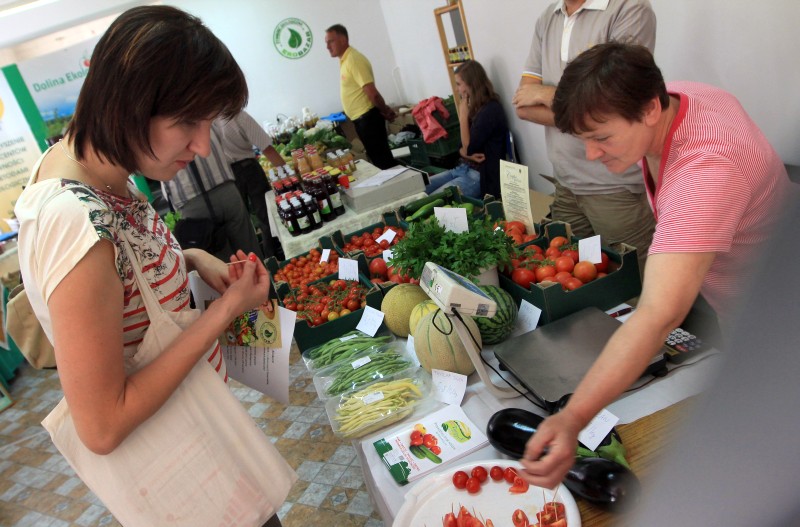 W sobotę na pierwszym EkoBazarze pojawiło się dziesięciu producentów ekologicznej żywności. Można by