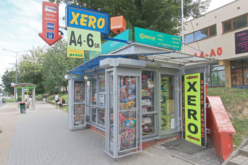 Kiosk przy Al. Racławickich jest jednym z tych, których właściciele boją się o swoją przyszłość. (Wo