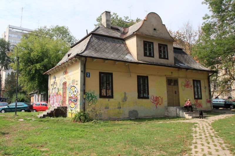 Budynek przy Spokojnej 2 (Wojciech Nieśpiałowski)