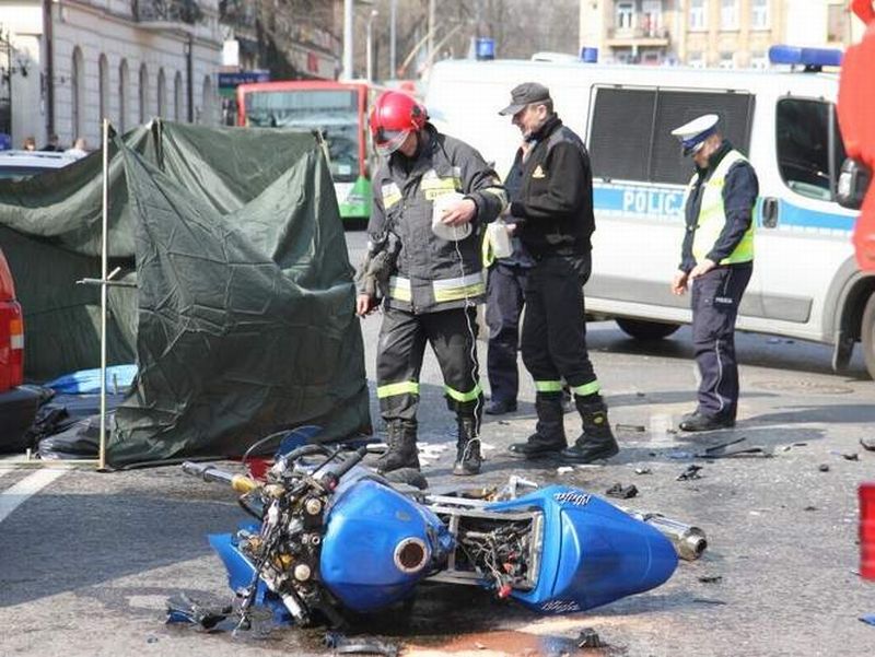 Tragiczny wypadek na ul. Lipowej w Lublinie wydarzył się 3 kwietnia 2011 roku (Maciej Kaczanowski/ A