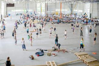 Hala MTL w Parku Ludowym na 10 dni  zamieniła się w całodobową salę trenignową (Jacek Scherer)