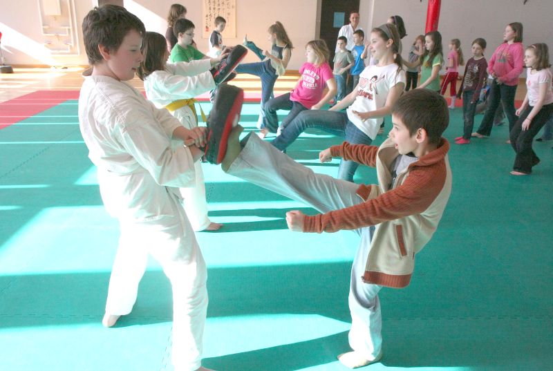 Karate dla dzieci, to nie tylko ćwiczenia fizyczne, ale też doskonała zabawa. (Archiwum)
