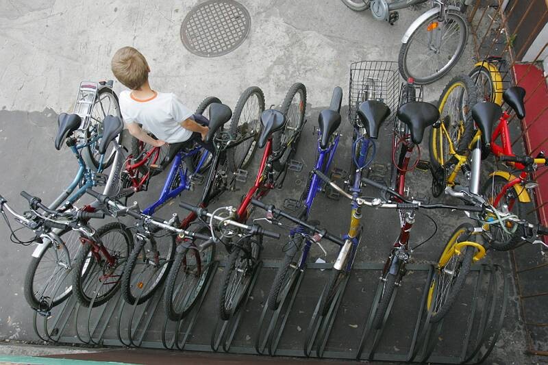 Jedni kupują rower, inni skuter, jeszcze inni płacą czesne na studiach (Karol Zienkiewicz / Archiwum