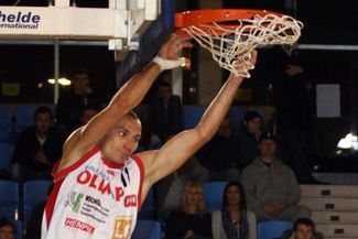 Tomasz Celej wrócił do koszykówki po kilkunastomiesięcznej przerwie
 (ARCHIWUM)