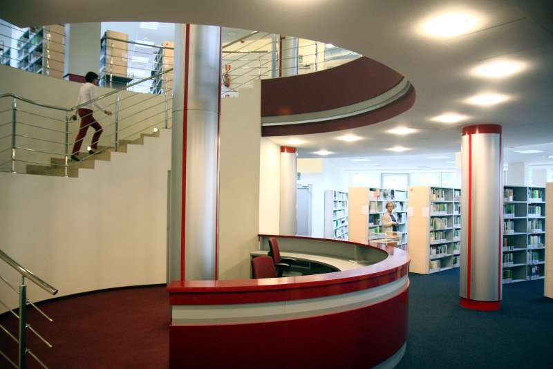 Nowa biblioteka Uniwersytetu Przyrodniczego już działa (Jacek Świerczyński)