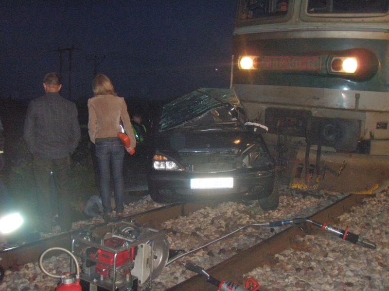 Wypadek na przejeździe kolejowym w Starej Wsi (Waldemar Mrozek)