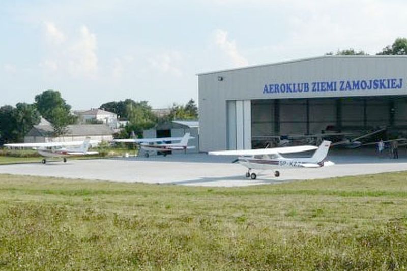 Ziemię, na którym jest lotnisko w Mokrem, dzierżawi dziś Aeroklub Ziemi Zamojskiej. (Damian Samulak)