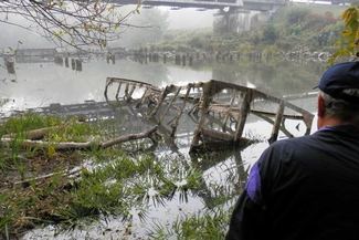 Bug odsłania sekrety. Niemiecki wagon odnaleziony w rzece