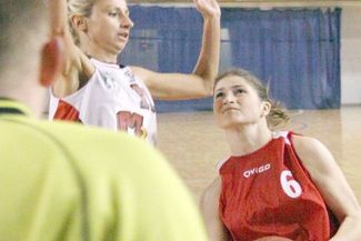 Katarzyna Trzeciak (z prawej) była jedną z najlepszych zawodniczek AZS UMCS Lublin w niedzielnym mec