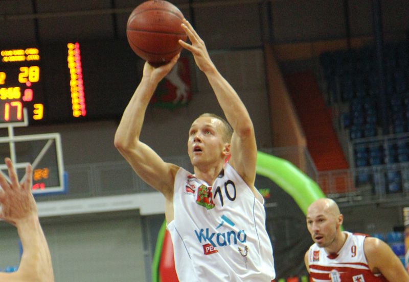 Łukasz Wilczek jest drugim pod względem zbiórek graczem Wikany-Startu  (MACIEJ KACZANOWSKI)