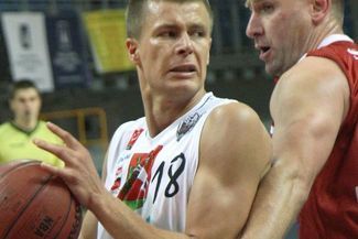 Andrzej Misiewicz (z piłką) pożegnał się z Wikaną-Startem Lublin (MACIEJ KACZANOWSKI)