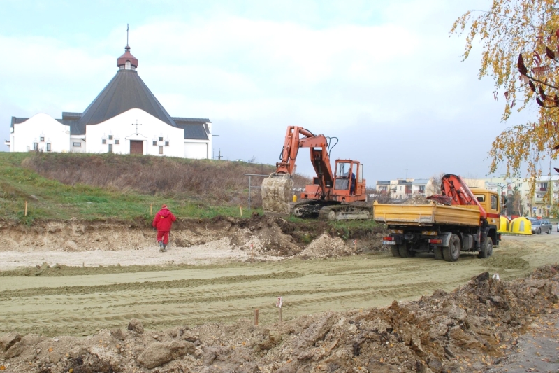 Wykonawca ma czas do 14 grudnia na ukończenie budowy ul. Szarych Szeregów<br />
