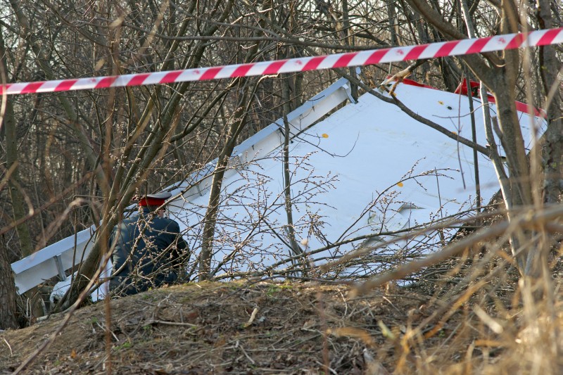 Fragment wraku tupolewa, który rozbił się w Smoleńsku (Serge Serebro, Vitebsk Popular News)