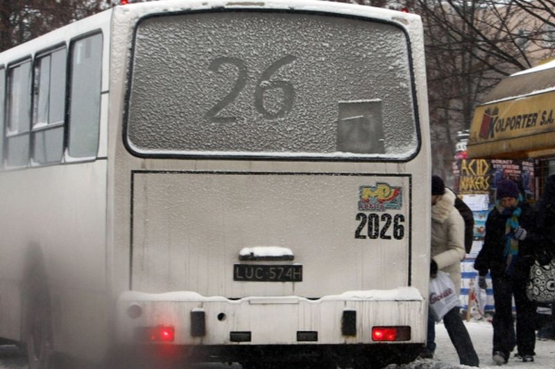 W opracowaniu krytykowane są stare autobusy komunikacji miejskiej (Bartłomiej Żurawski/archiwum)