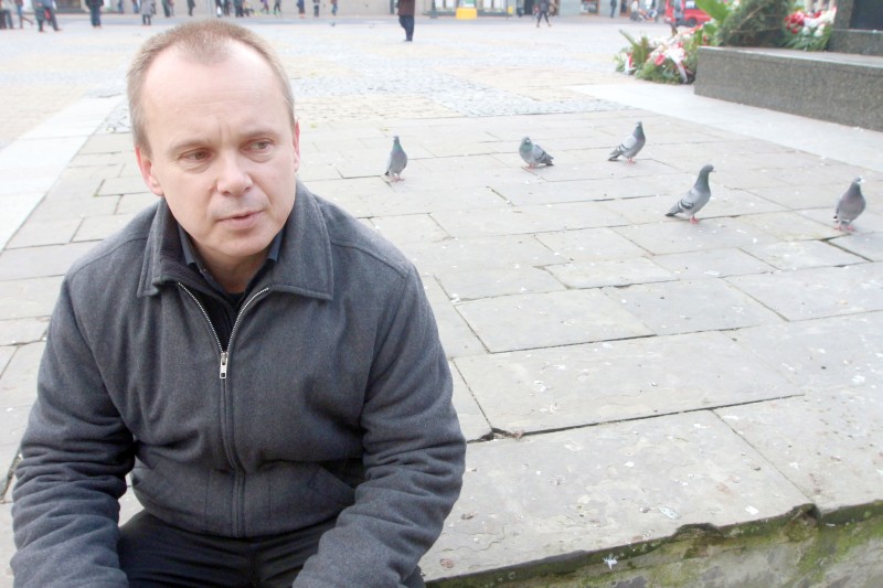 Pan Mariusz zawiadomił policję o znęcaniu się nad gołębiami (Wojciech Nieśpiałowski)