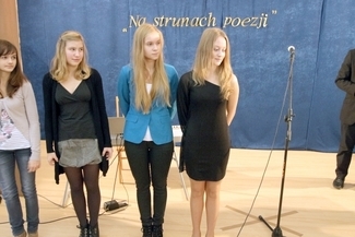 Poetycko śpiewające gimnazjalistki
