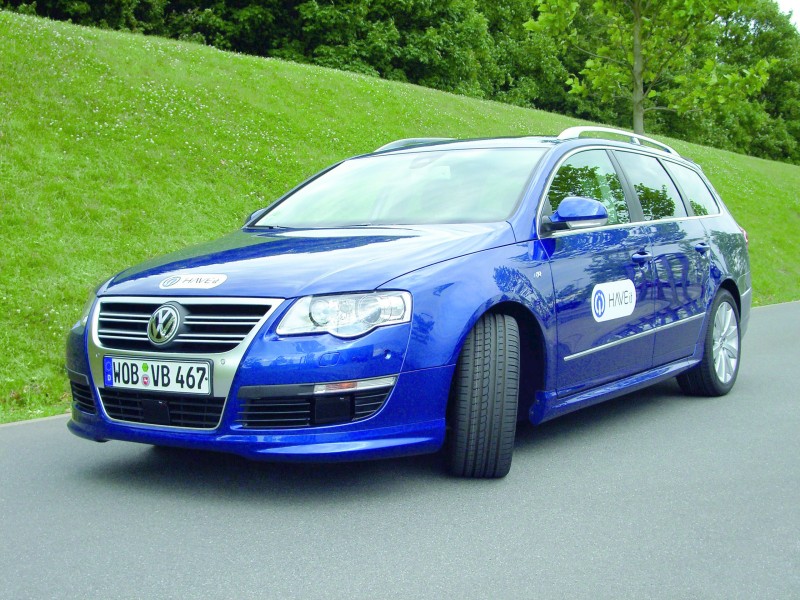 Volkswagen z TAP sam jedzie do 130 km/h. Na razie pod kontrolą szofera…<br />
 (Volkswagen)