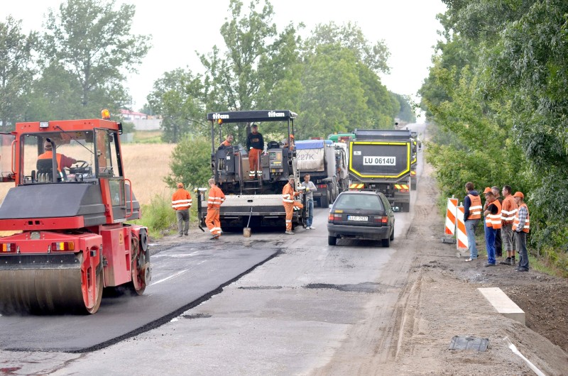 W ramach programu w tym roku udało się wyremontować m.in. najbardziej zniszczony fragment drogi Łuszczów–Kijany (Starostwo Powiatowe w Łęcznej)