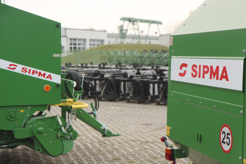 Główny wątek sprawy dotyczy przejęcia w latach 90. kontroli nad pakietem większościowym Sipmy – producenta maszyn rolniczych.<br />
 (Maciej Kaczanowski)