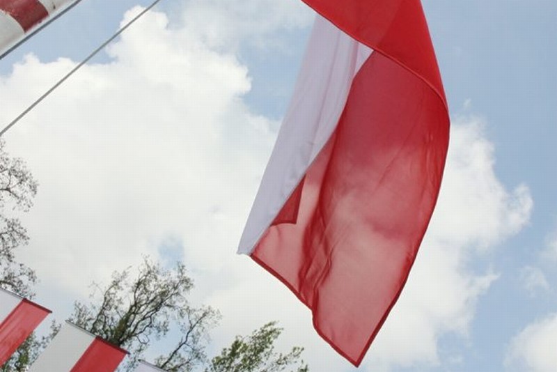 Już po raz piąty Urząd Miasta w Białej Podlaskiej rozdaje mieszkańcom flagi narodowe (Archiwum)