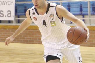 Sergiusz Prażmo zdobył 22 punkty, ale trener Piotr Karolak nie jest zadowolony z jego postawy (MACIE