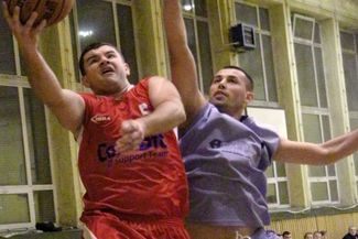 Fragment meczu Combitgroup.pl z Betaxem Lubartów. Z lewej Marcin Nowicki (MACIEJ KACZANOWSKI)