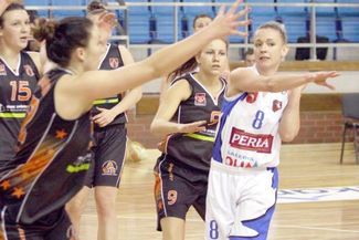 Fragment sobotniego spotkania. Z prawej Karolina Hajduk (JACEK ŚWIERCZYŃSKI)