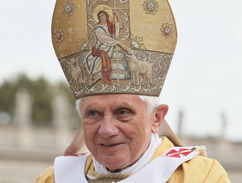 Benedykt XVI (wikipedia)