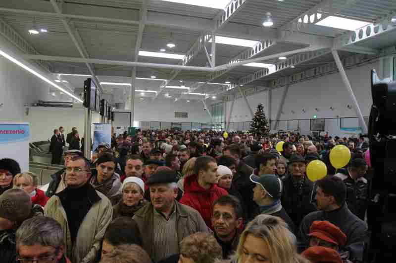Tłumy na lotnisku Lublin (Dorota Awiorko-Klimek)