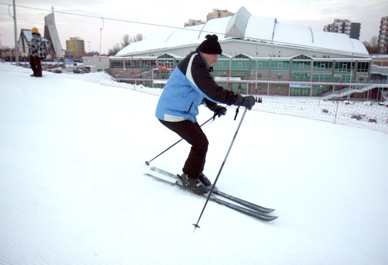 MOSiR twierdzi, że bez atestów nie otworzy parku dla snowboardzistów<br />
 (Jacek Świerczyński)