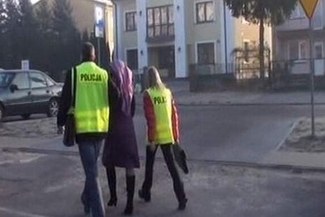 Policjanci przed rokiem zatrzymali 53-letnią urzędniczkę za łapówki