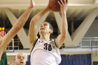 Novum Lublin pokonało AZS AGH Alstom Kraków 81:71 (MACIEJ KACZANOWSKI)