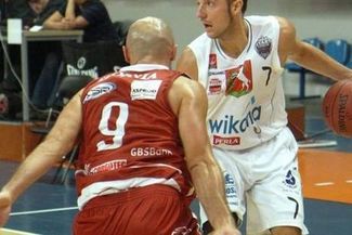 Łukasz Szczypka (z piłką) zakończył swoją przygodę z Wikaną-Startem Lublin