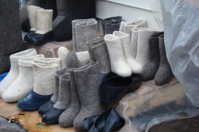 Walonki - tradycyjne obuwie z filcu noszone od wieków w Rosji, na Białorusi, czy na Ukrainie - przeż