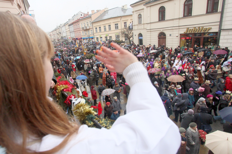 Takie tłumy uczestniczyły w ubiegłorocznym orszaku w Lublinie (Wojciech Nieśpiałowski)