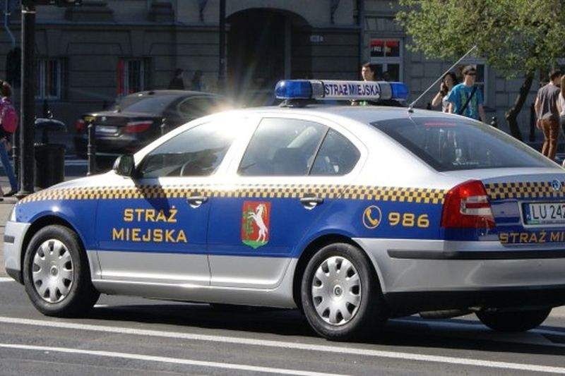 Prokuratura umorzyła śledztwo w sprawie przetargu na cztery radiowozy dla Straży Miejskiej (Paweł P.