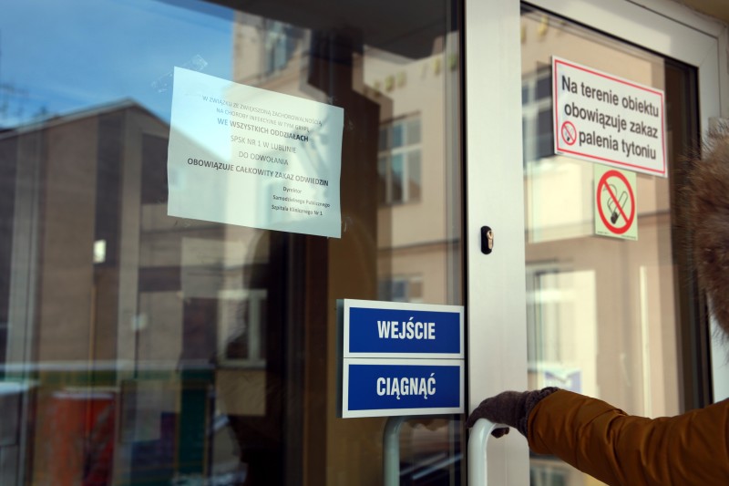 Z powodu grypy szpitale zakazały odwiedzin chorych (Hanna Bytniewska)