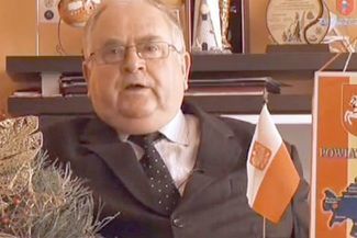 Wójt Jan Kurowski – kadr z orędzia. (YouTube/kadr z TV Piszczac)