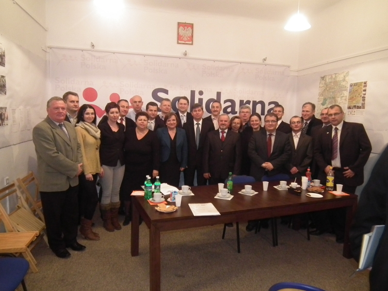 Zdjęcie z październikowego spotkania pełnomocników SP z liderami partii m. in. poseł Beatą Kępą. Wid