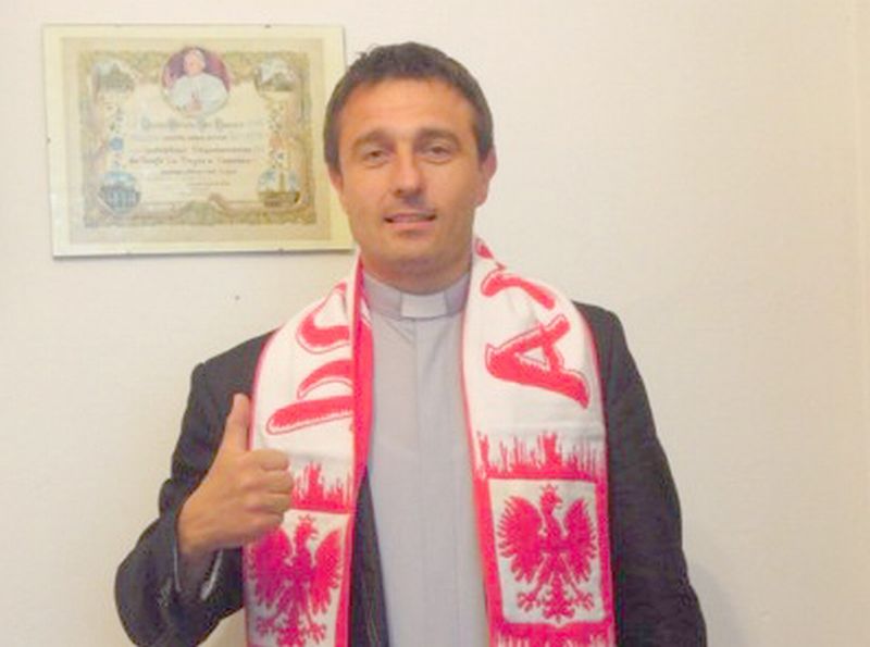 Ksiądz Tomasz Winogrodzki to miłośnik futbolu  (GAUDIUM ZAMOŚĆ)