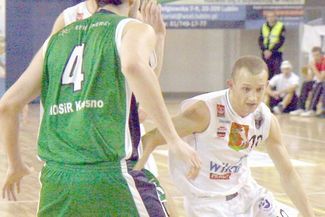 Kto może zastąpić Łukasza Wilczka (z piłką) w meczu z Astorią?
 (JACEK ŚWIERCZYŃSKI)