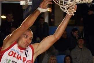 Tomasz Celej rzucił we Wrocławiu 18 punktów (Archiwum)