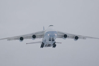 Jutro Rusłan odleci do Filipin z dwoma śmigłowcami Sokół na pokładzie.  (Marcin Madej)